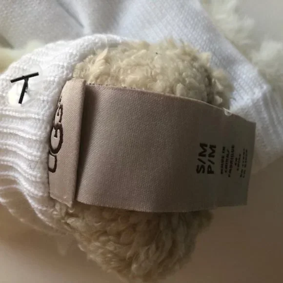 UGG Faux Fur Mittens. NWT. Size: Small/Medium